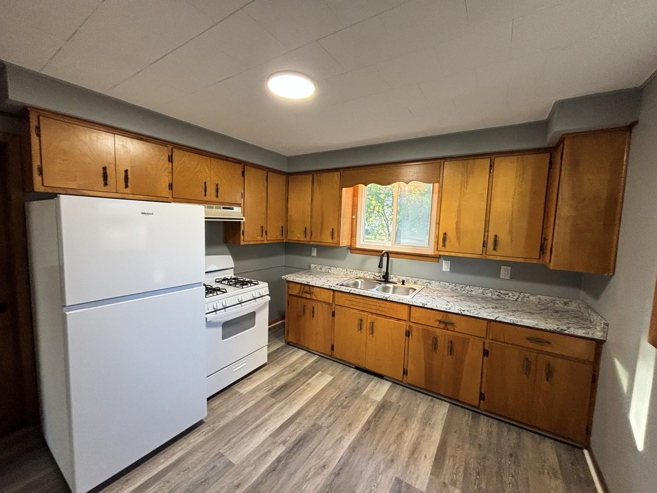 1031 Pike St #1 - Photo 2 of 5