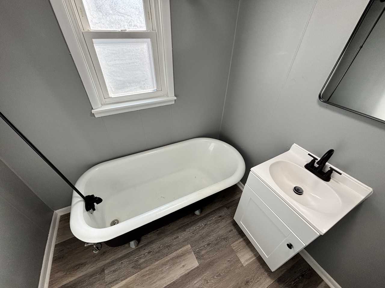 1031 Pike St #1 - Photo 3 of 5