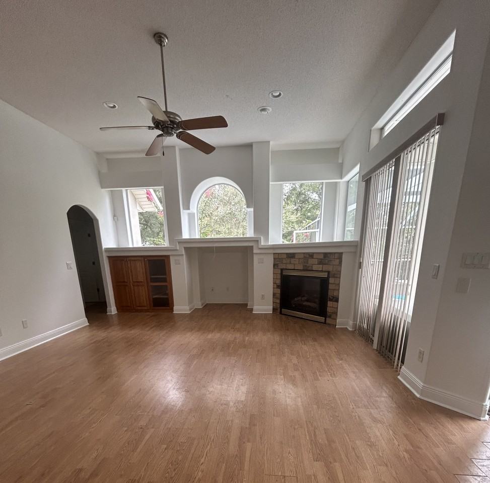 2047 Juno Cir #1 - Photo 6 of 10