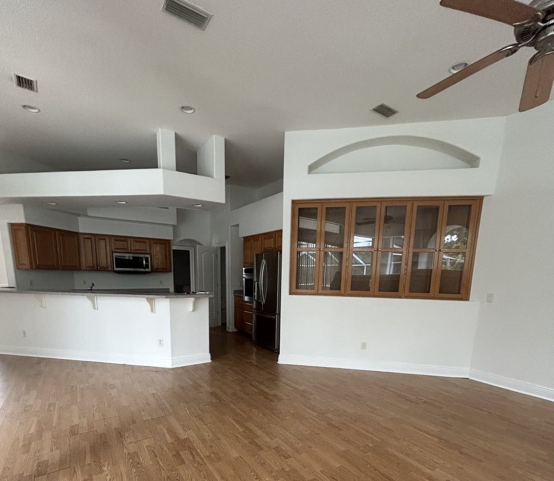 2047 Juno Cir #1 - Photo 7 of 10