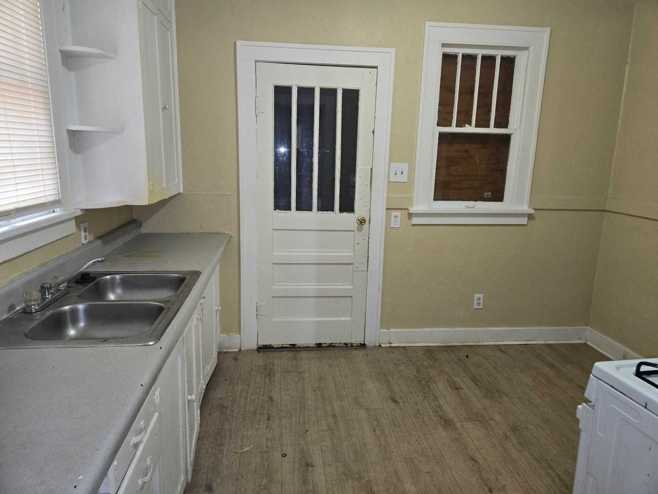 1612 W Long 17th St - Photo 3 of 7