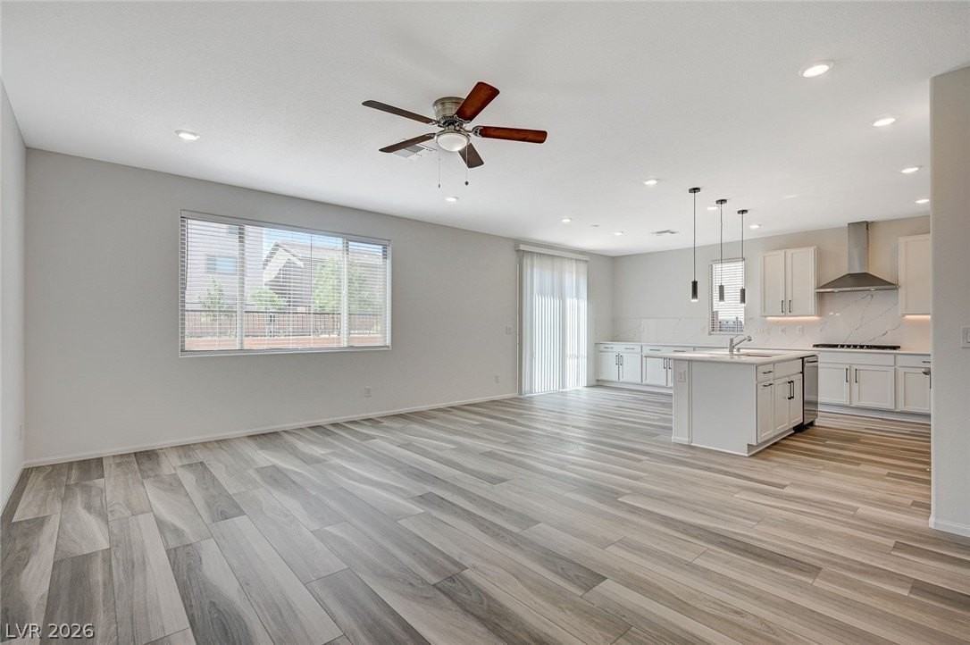 7459 Lodano Ave - Photo 4 of 49