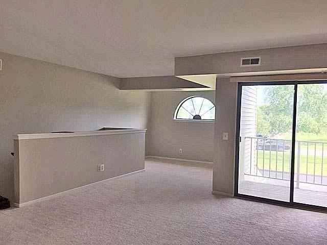 747 Clubhouse Dr - Photo 2 of 13