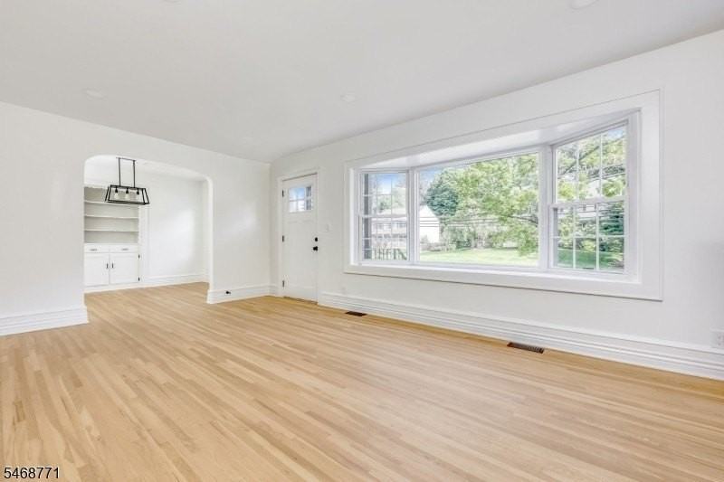 924 Franklin Ave - Photo 4 of 17