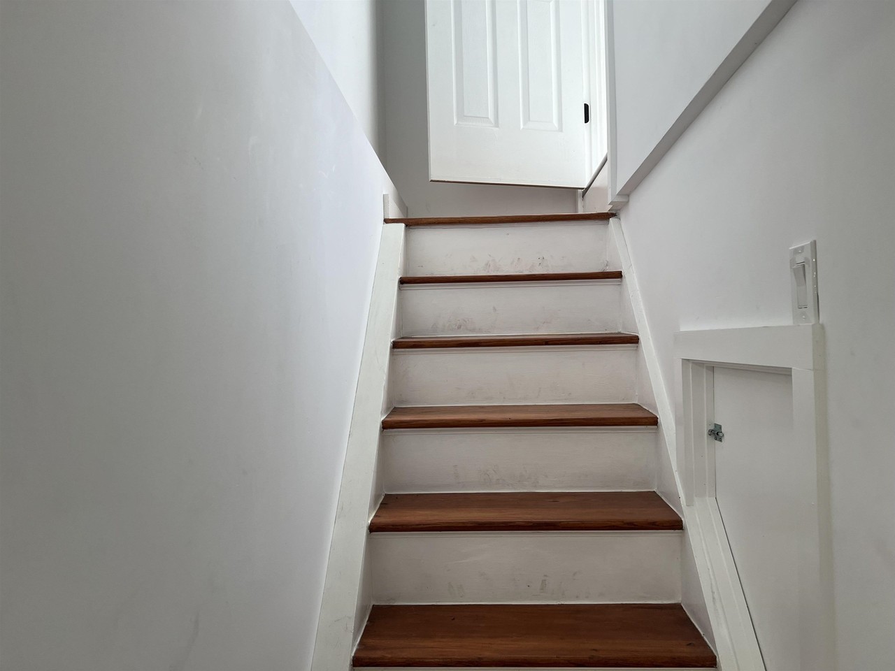 218 49th St - Photo 2 of 11