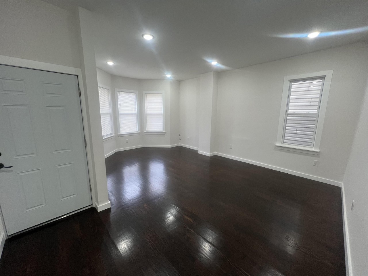 218 49th St - Photo 3 of 11