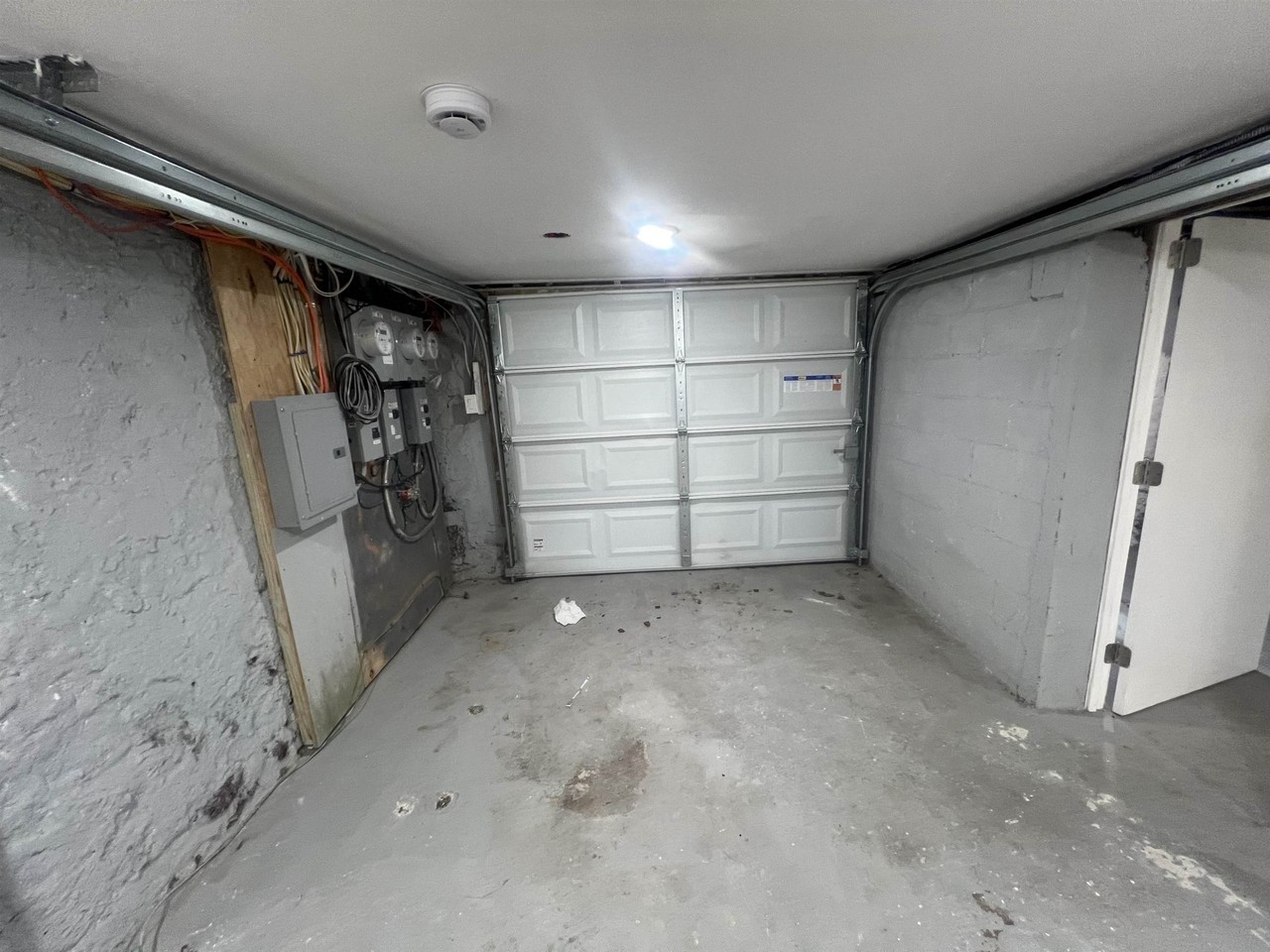 218 49th St - Photo 7 of 11