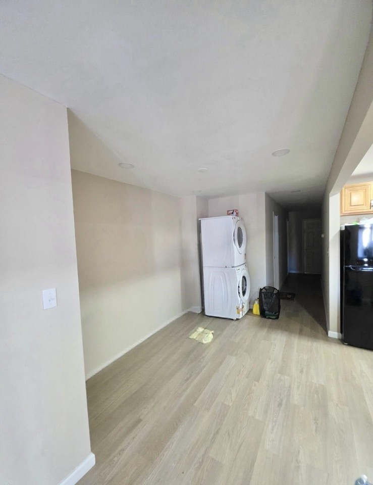 259 Sip Ave #1 - Photo 2 of 5