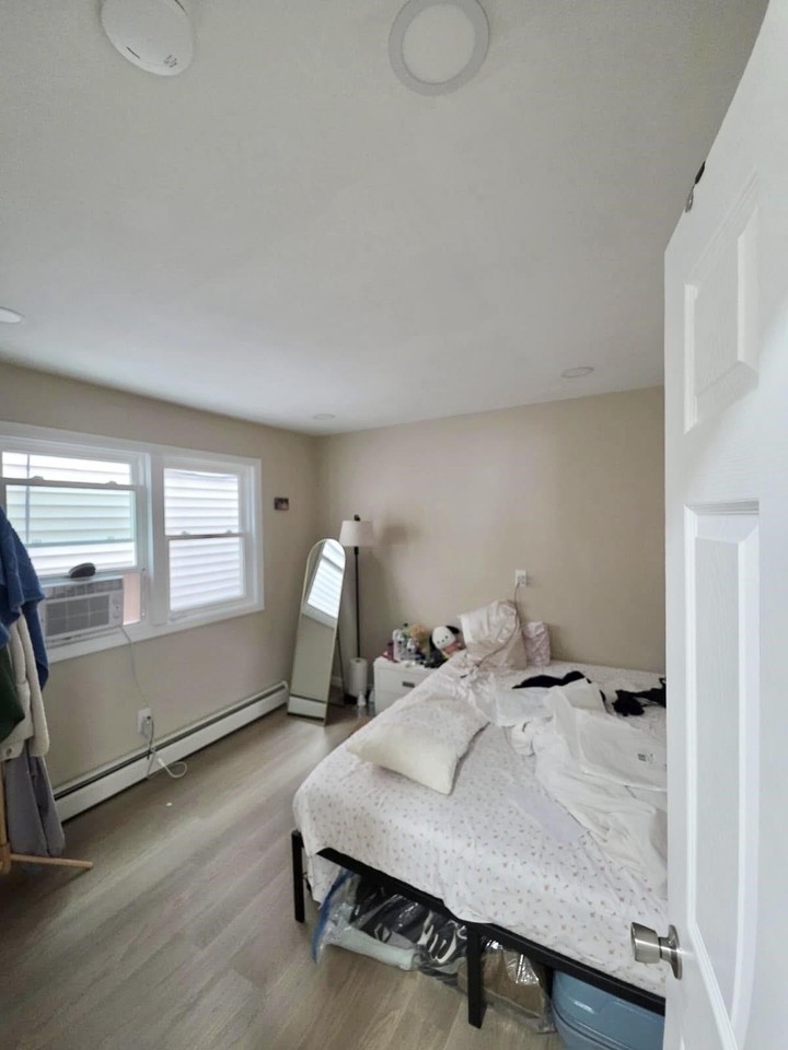 259 Sip Ave #1 - Photo 4 of 5