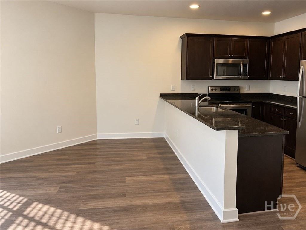 145 Strickland Ave - Photo 5 of 17