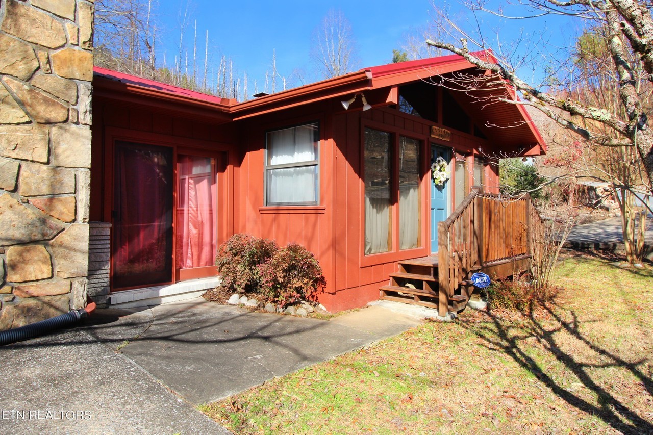 535 Kings Ridge Rd - Photo 4 of 37