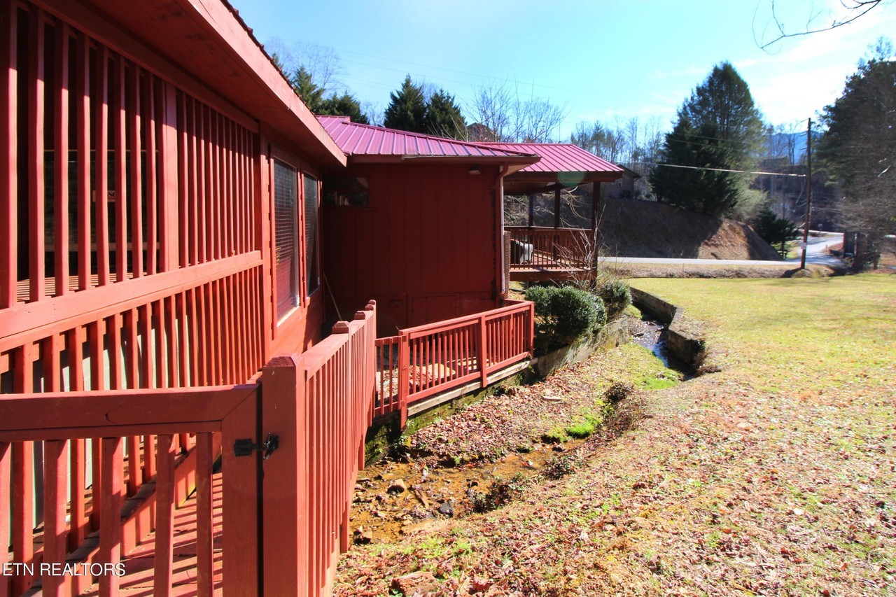 535 Kings Ridge Rd - Photo 7 of 37