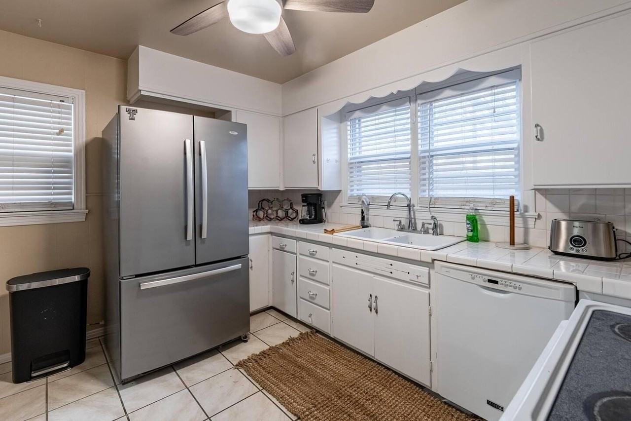 3418 28th St - Photo 4 of 17