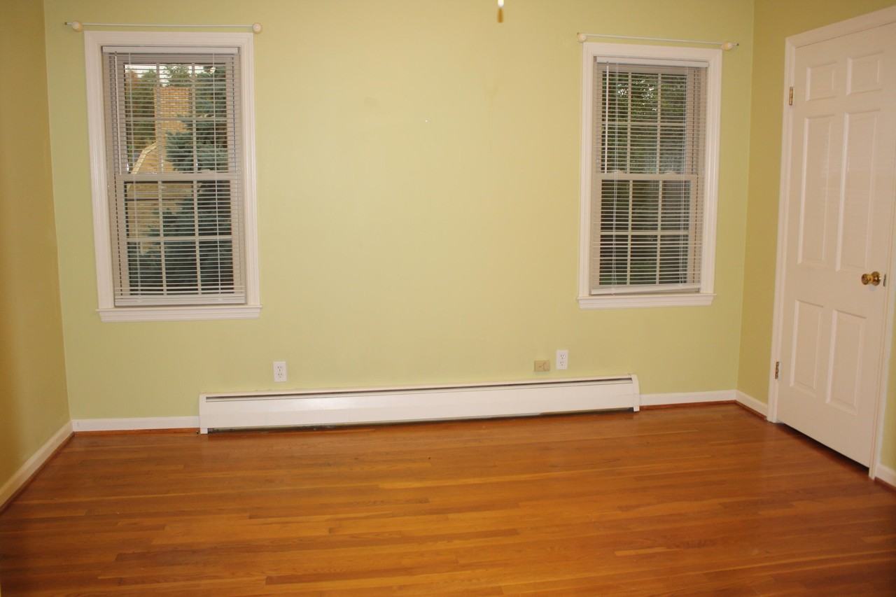 202 Magnolia Dr - Photo 4 of 7