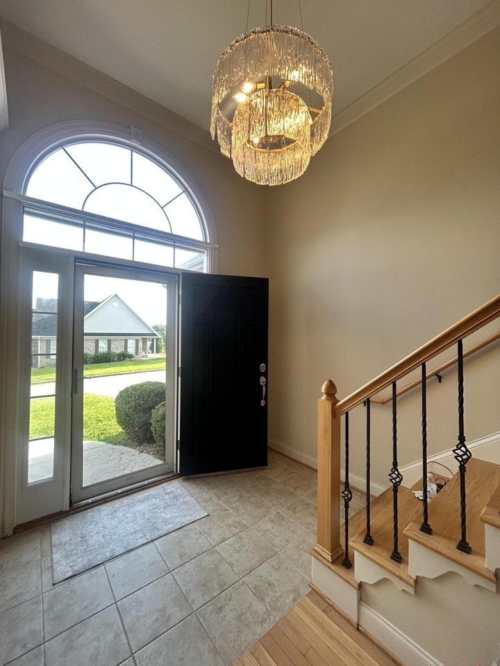 81 E Saddlebrook Dr - Photo 3 of 35