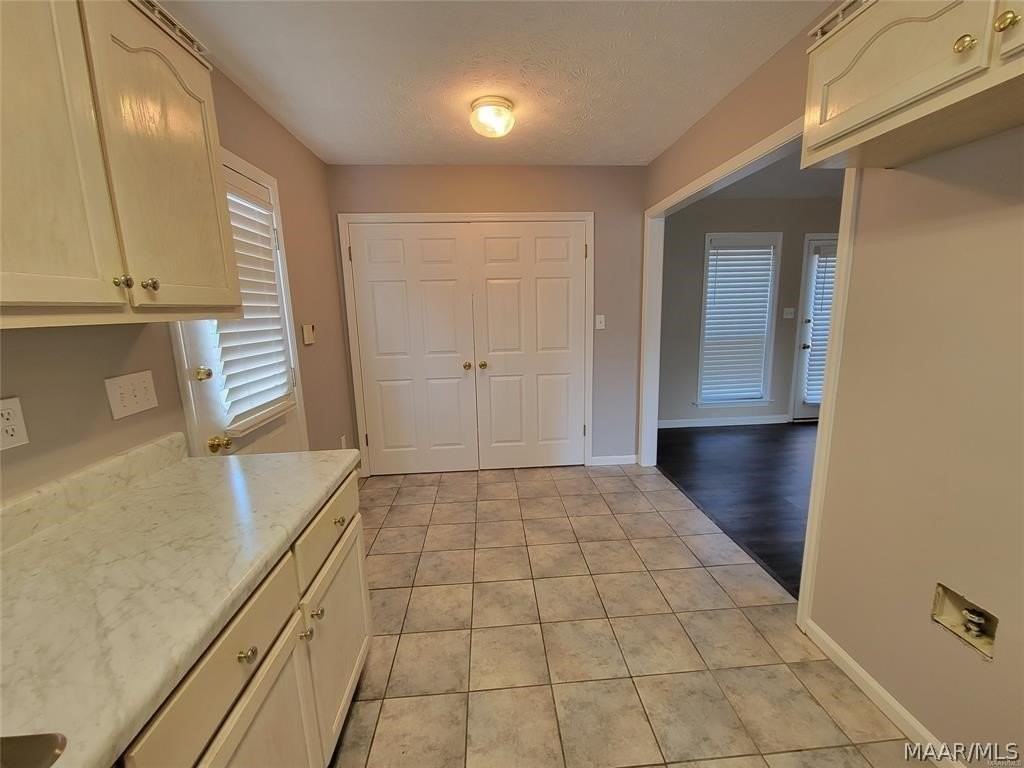 6501 Juniper Tree Ln - Photo 7 of 14