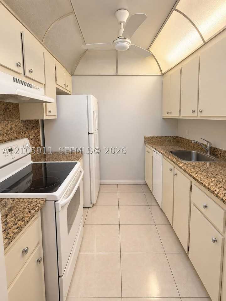 251 Sw 134th Way #107M - Photo 4 of 17