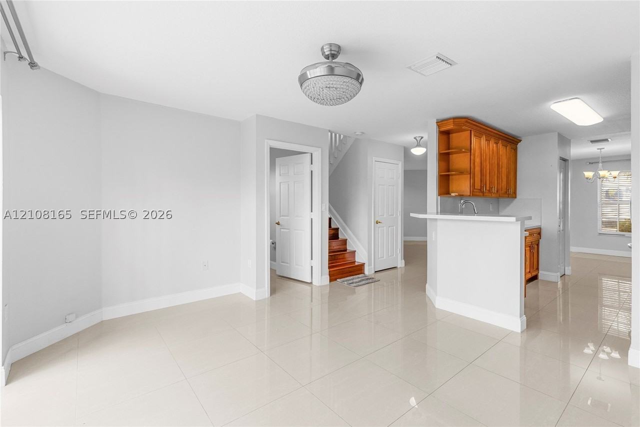 17165 Nw 23rd St - Photo 5 of 29