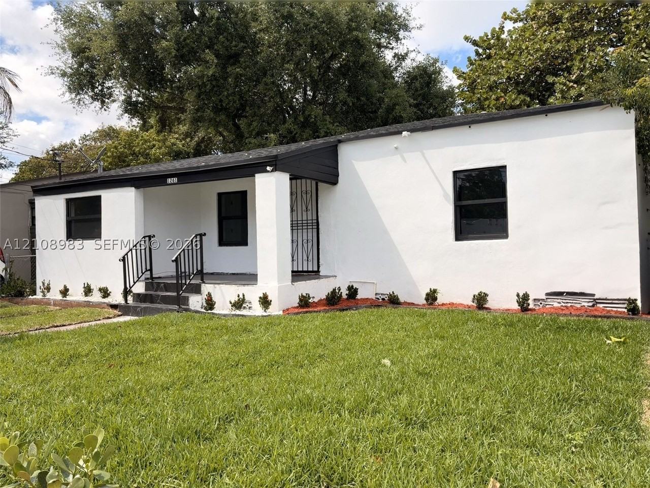 1261 Nw 45th St #1261 - Photo 2 of 50