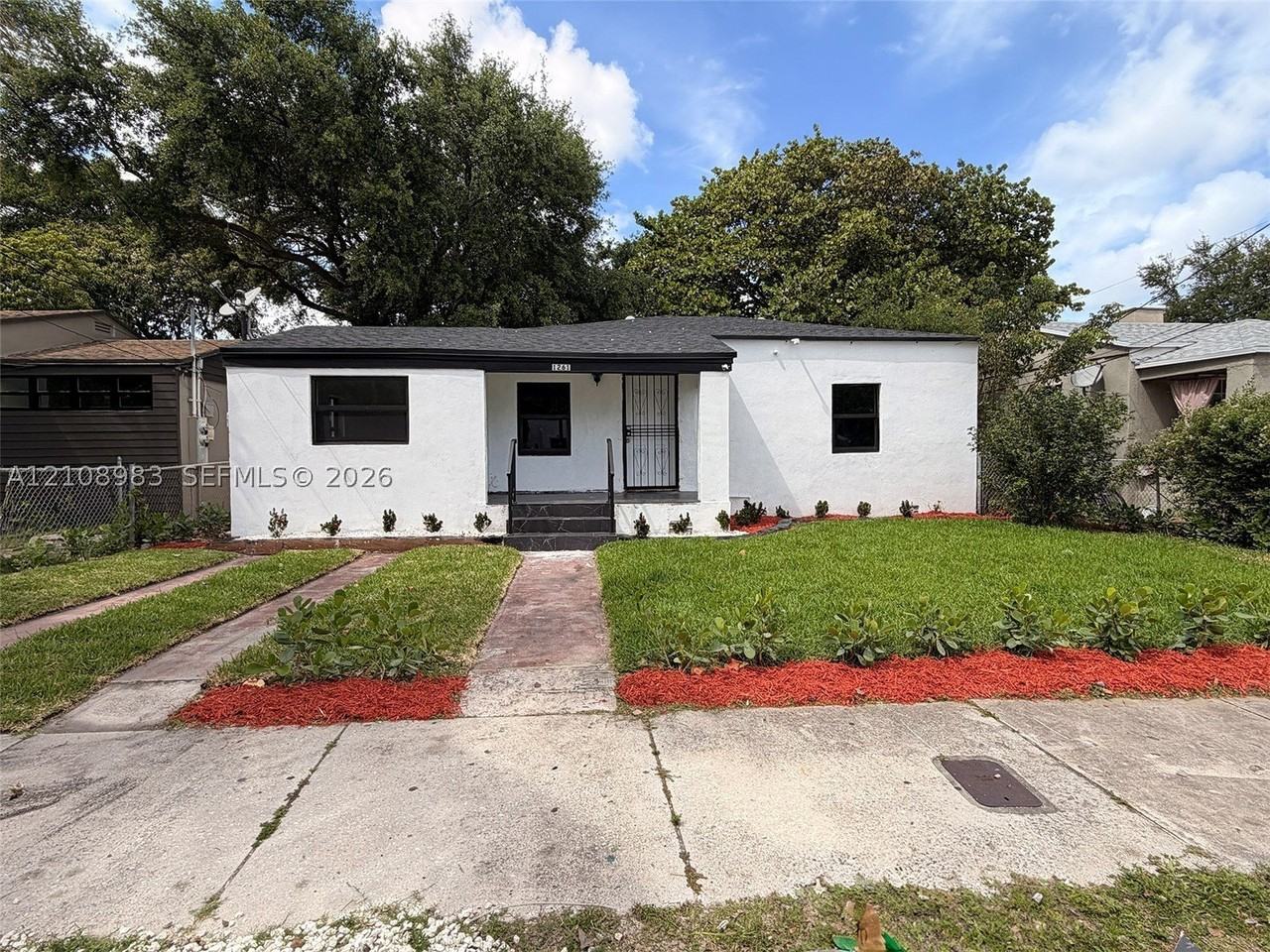 1261 Nw 45th St #1261 - Photo 4 of 50