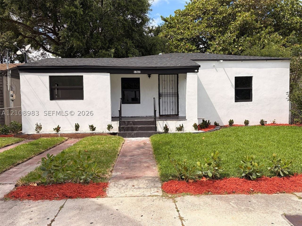 1261 Nw 45th St #1261 - Photo 5 of 50