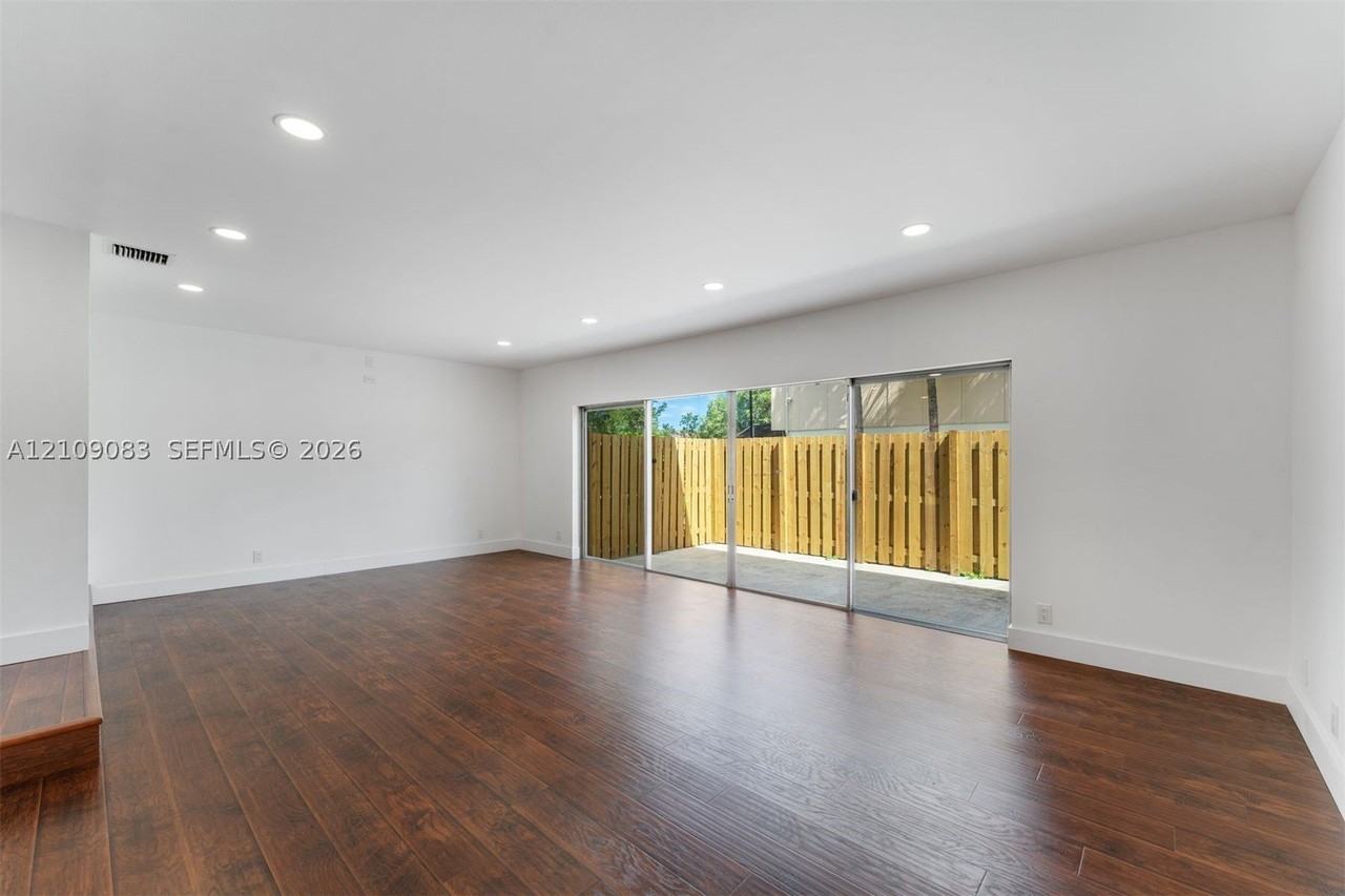 8208 Nw 9th Ct #1 - Photo 5 of 34