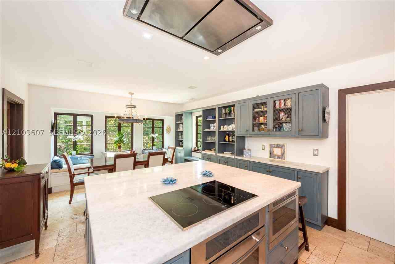 3621 Viscaya Ct - Photo 6 of 38
