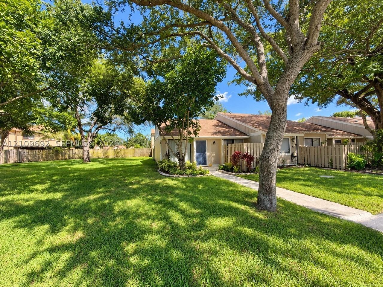 11169 Nw 37th St - Photo 2 of 18