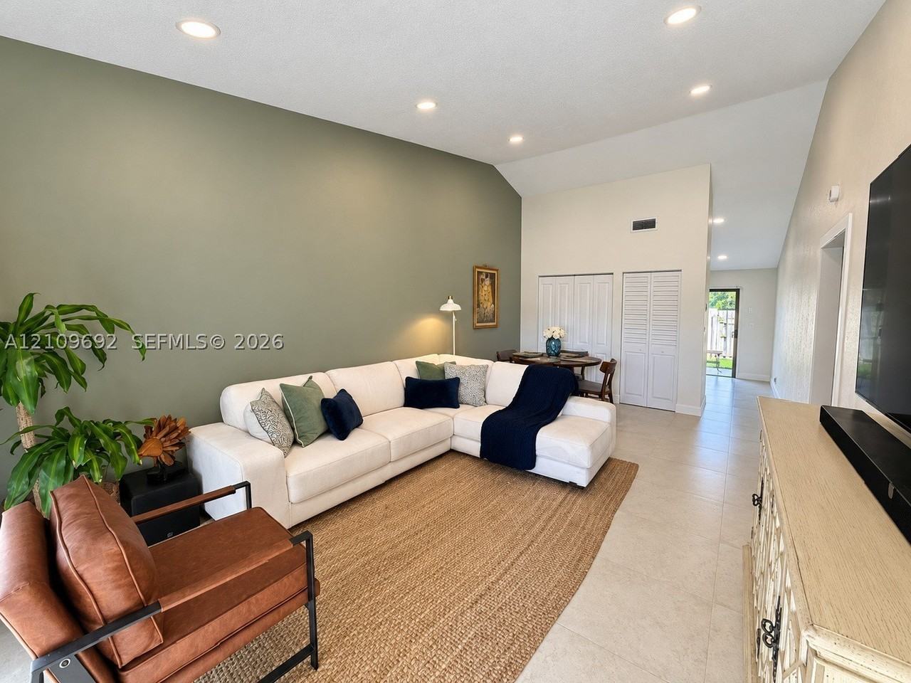 11169 Nw 37th St - Photo 3 of 18