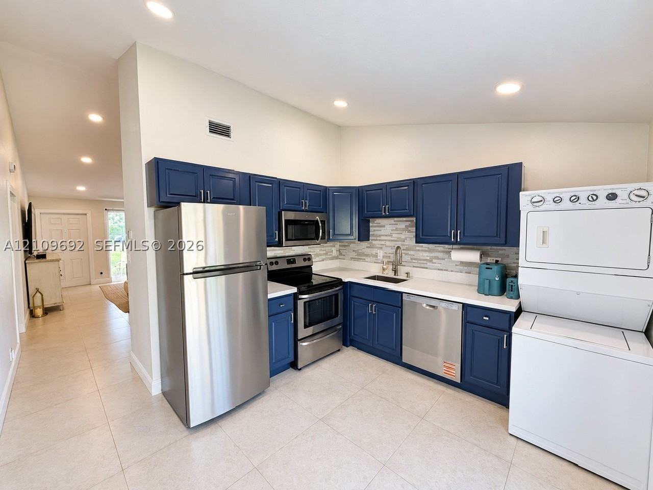 11169 Nw 37th St - Photo 6 of 18