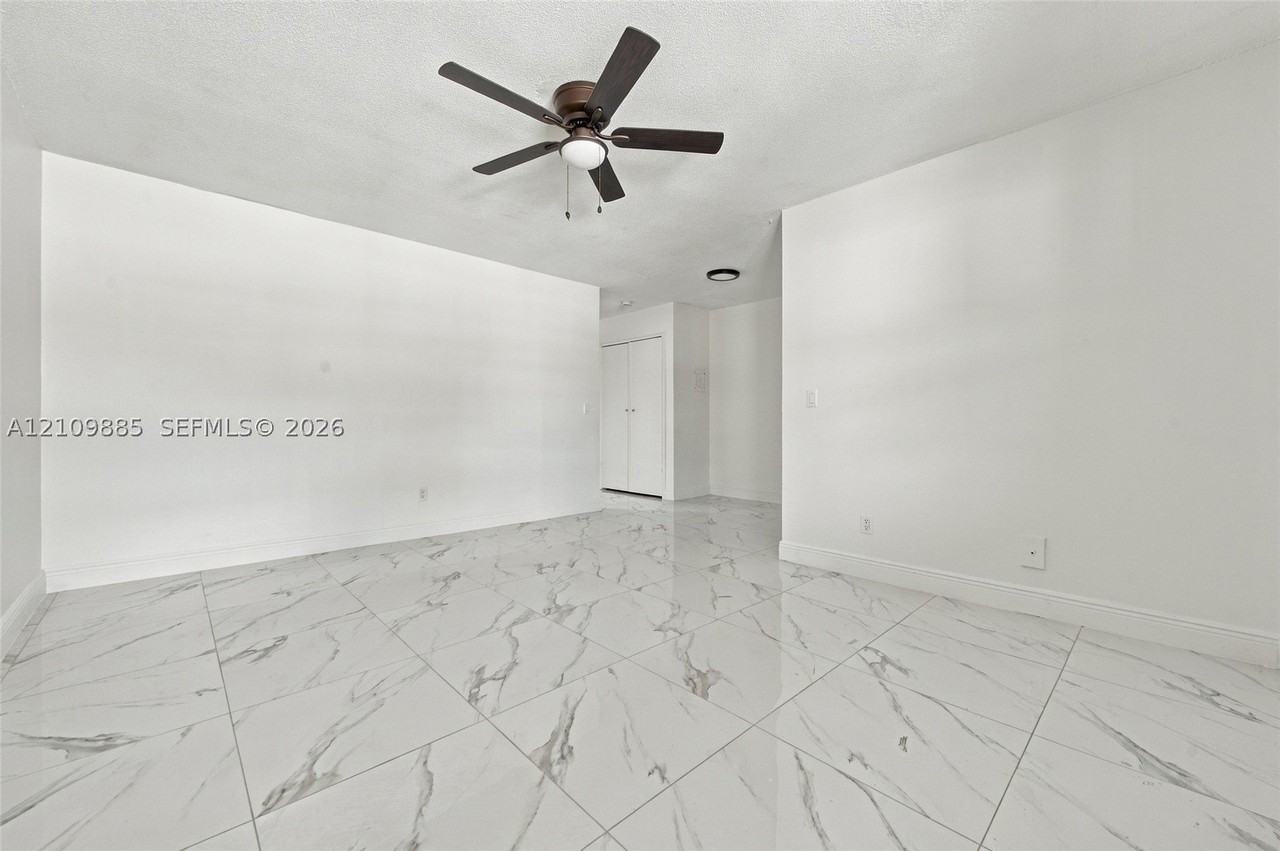 1921 Sw 69th Ave #209 - Photo 6 of 26