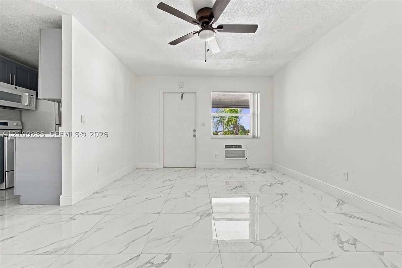 1921 Sw 69th Ave #209 - Photo 7 of 26