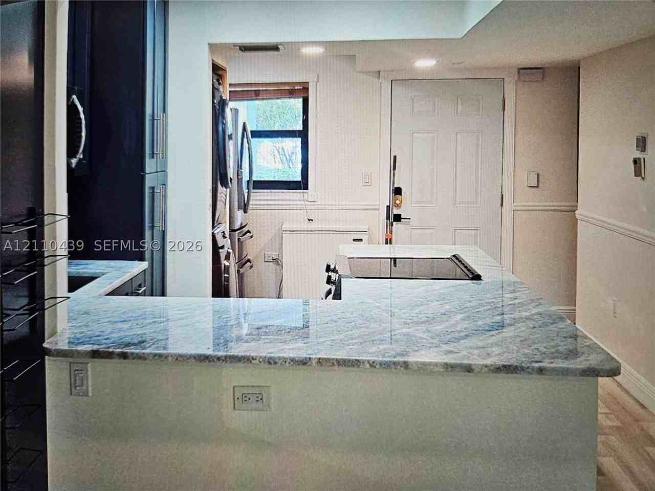 1021 Mockingbird Ln #105 - Photo 4 of 35