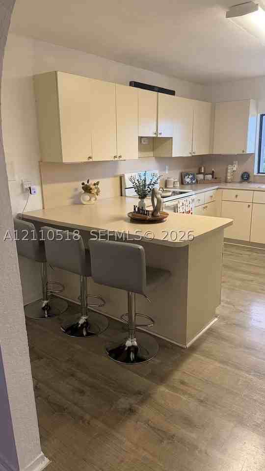 11040 Sw 5th St #1B - Photo 6 of 9