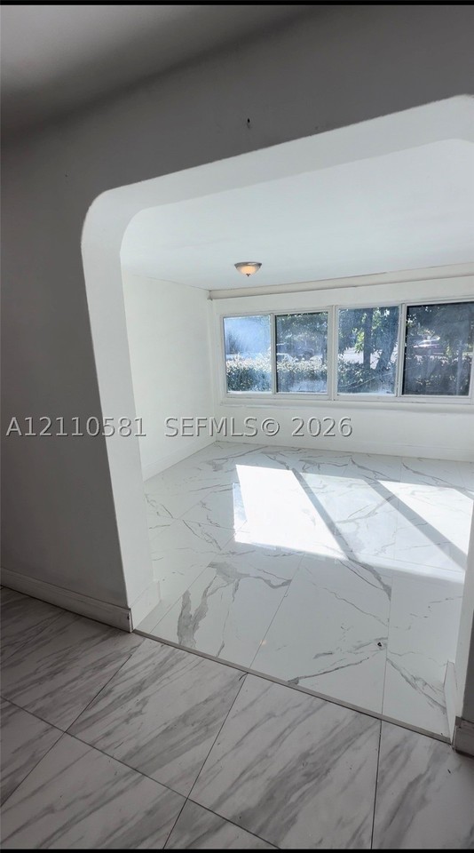 1492 Nw 38th St #1490 - Photo 2 of 3