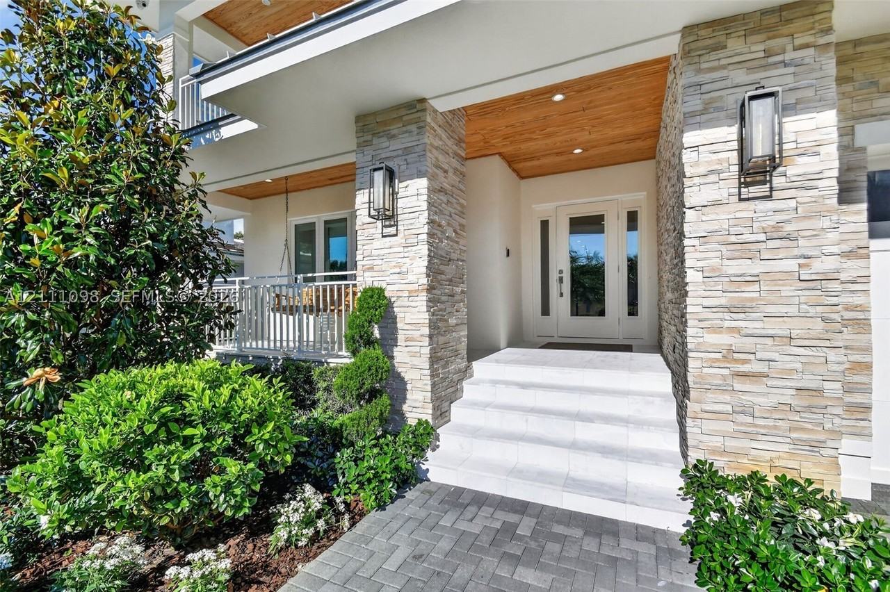 1017 S Palmway - Photo 4 of 50