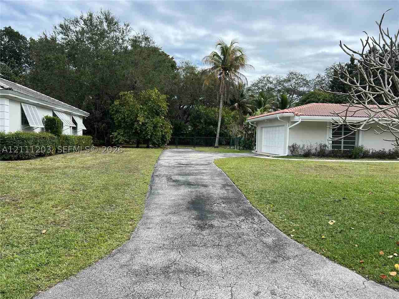 16425 Sw 75th Ave - Photo 4 of 10