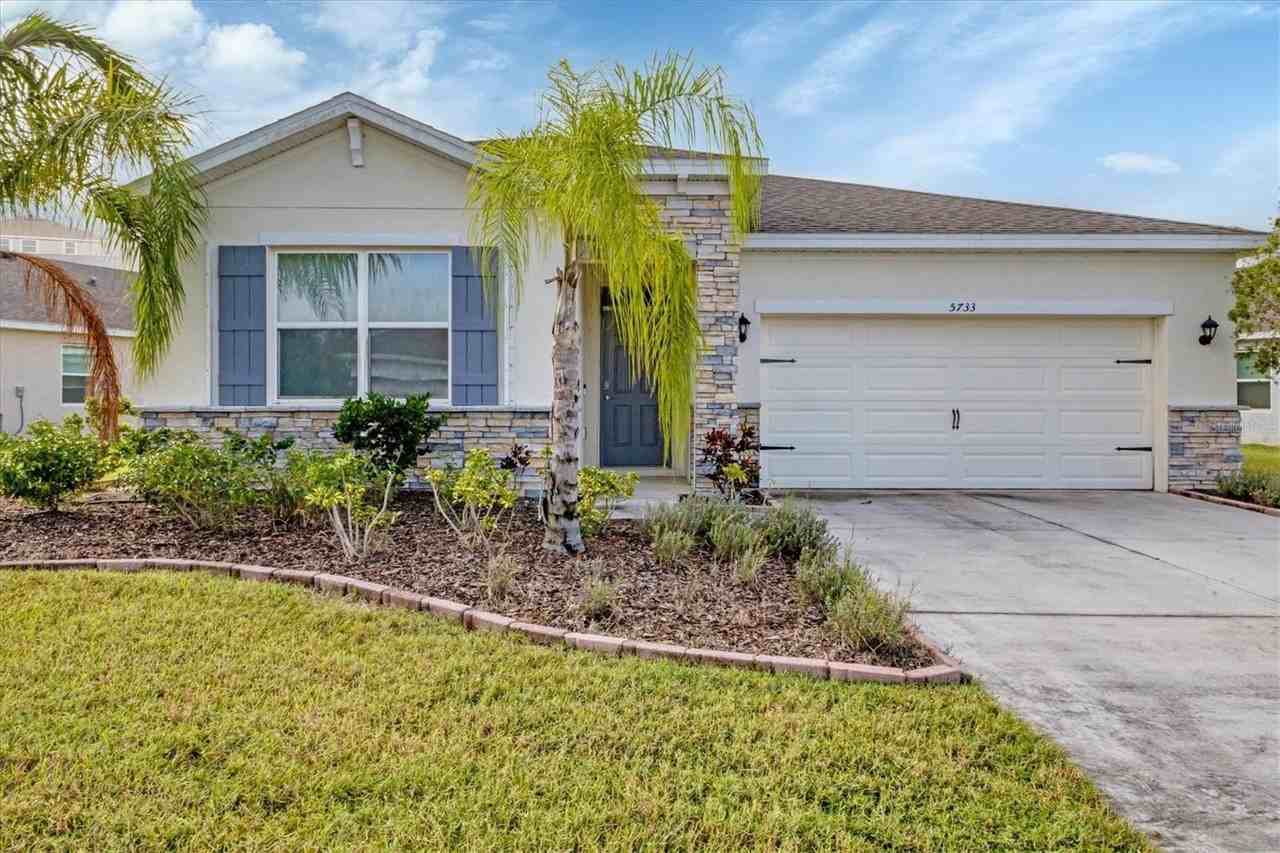 5733 Silver Palm Blvd - Photo 2 of 34
