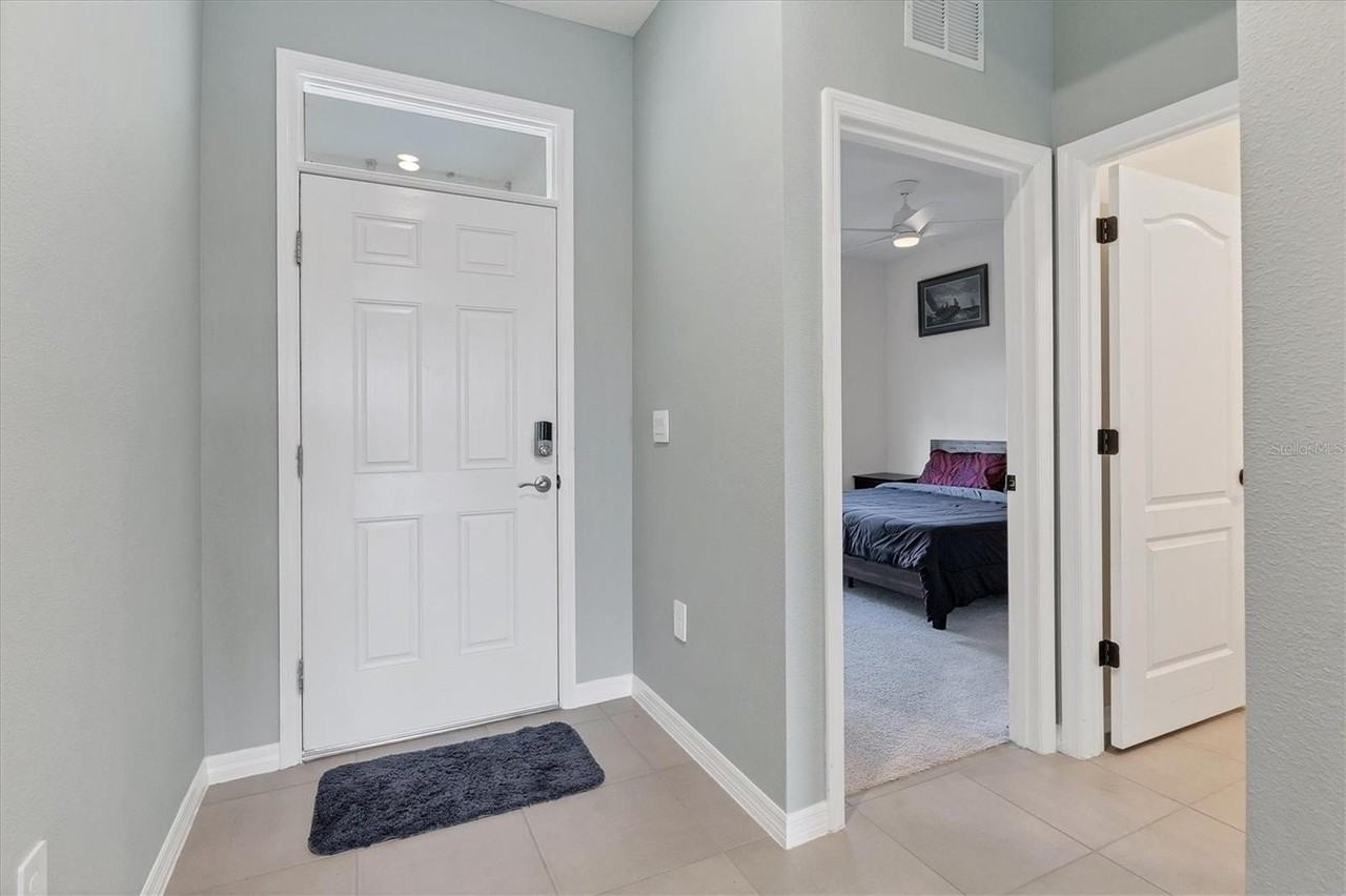 5733 Silver Palm Blvd - Photo 4 of 34