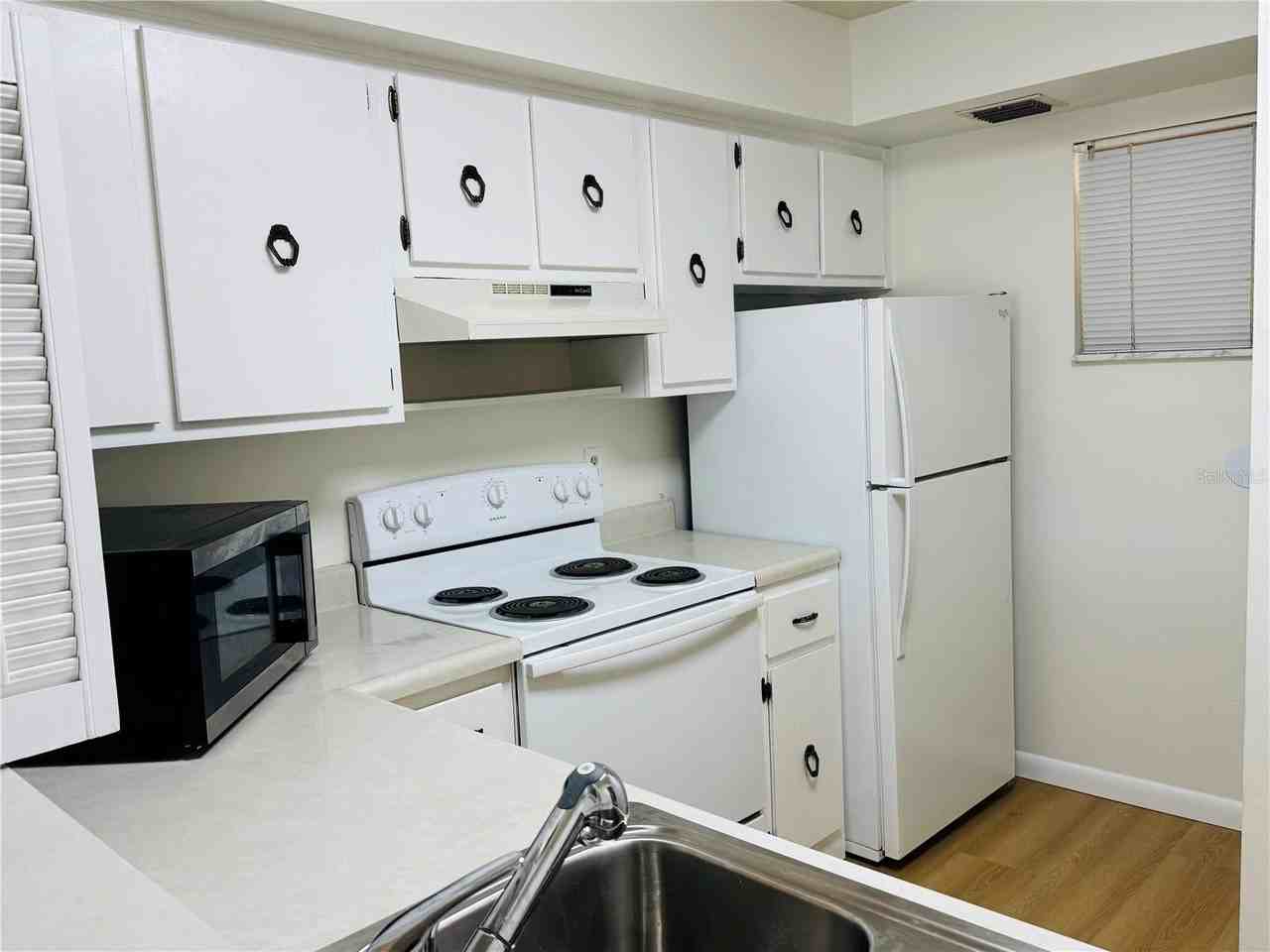 2839 Ne 3rd St #208 - Photo 5 of 23