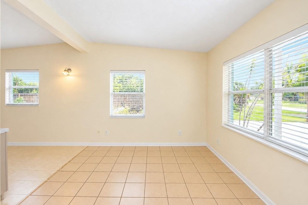 4151 Neptune Dr Se - Photo 3 of 19