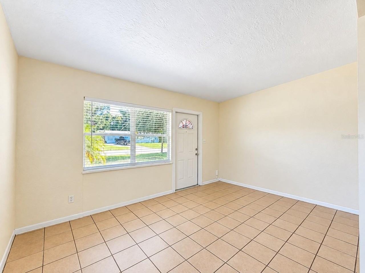 4151 Neptune Dr Se - Photo 4 of 19