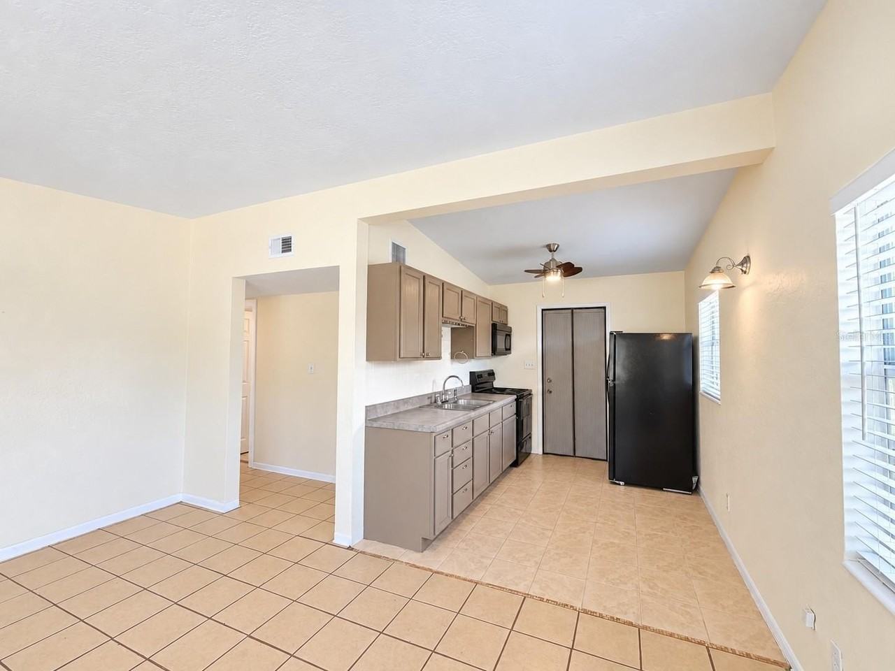 4151 Neptune Dr Se - Photo 5 of 19