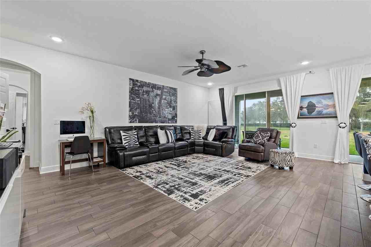 9506 Lisbon St - Photo 6 of 30