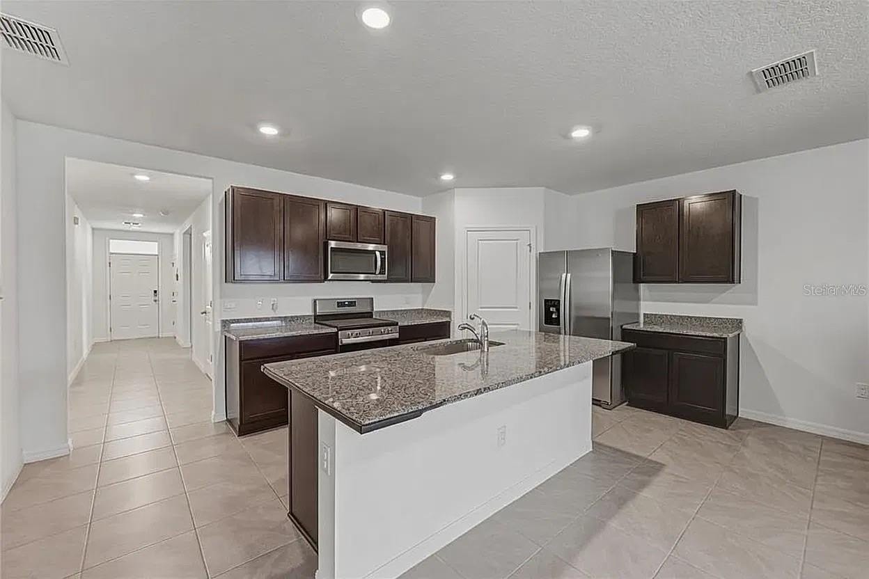 35890 Ellsworth Pl - Photo 3 of 12