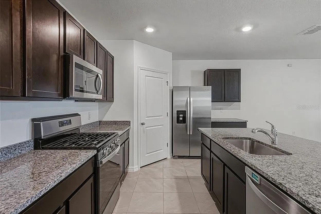 35890 Ellsworth Pl - Photo 5 of 12