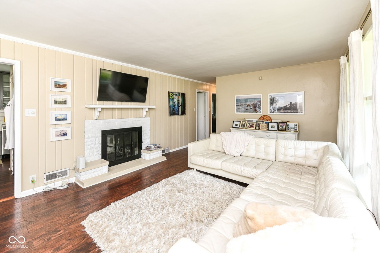 1220 Oak Ridge Dr - Photo 5 of 31