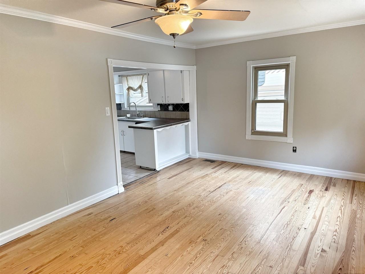 37886 Sunnybrook St - Photo 4 of 26
