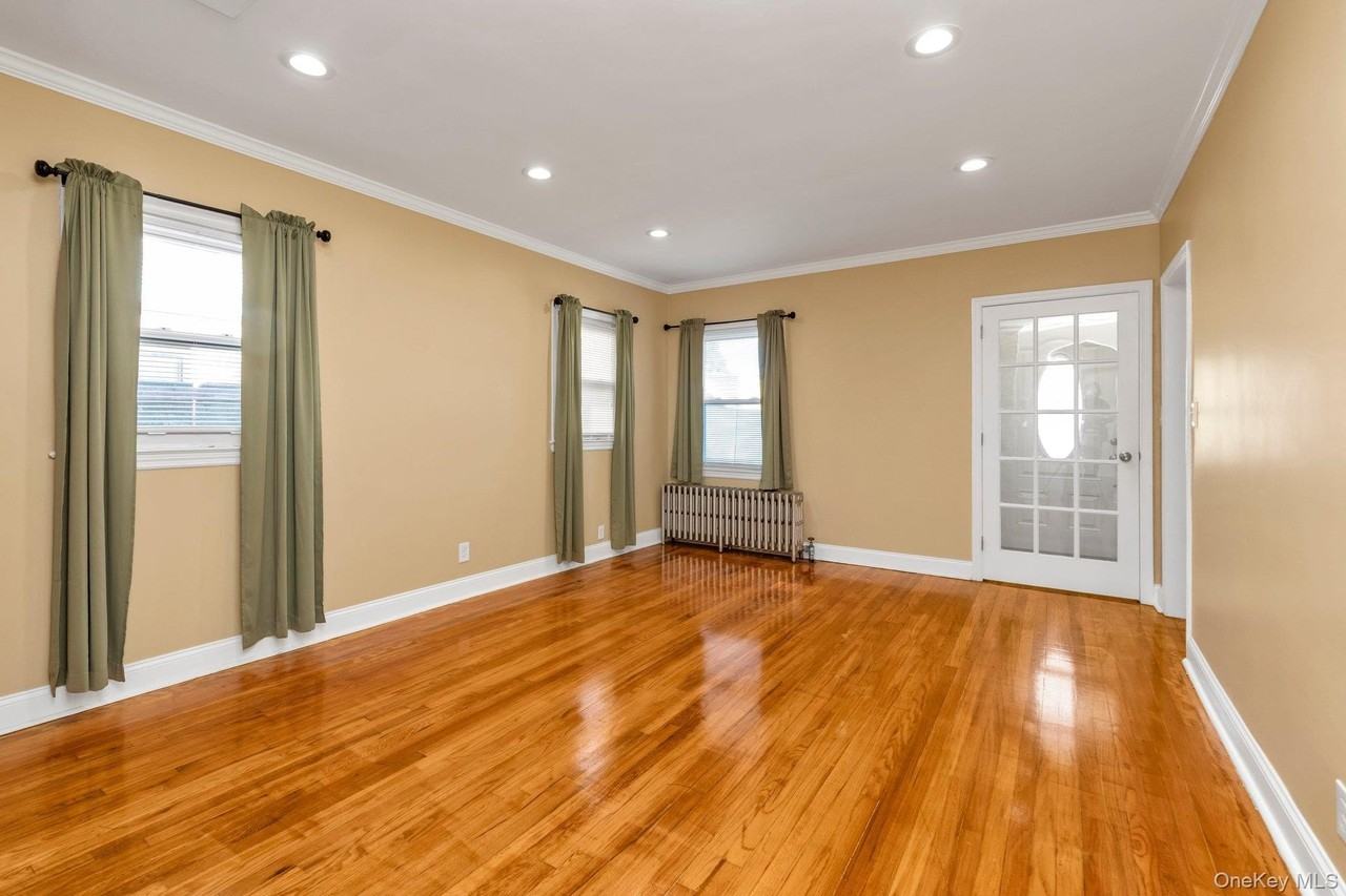 11812 227th St - Photo 3 of 11