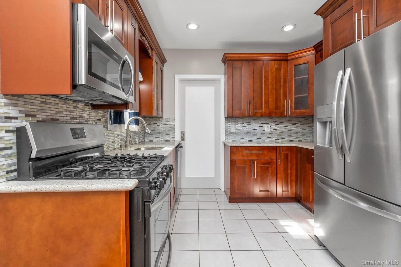 11812 227th St - Photo 5 of 11